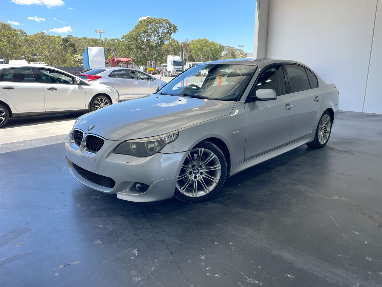 BMW 530i E60 Automatic Sedan