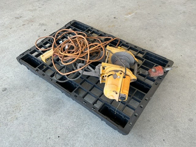 <p>2 Tonne Electric Winch</p>