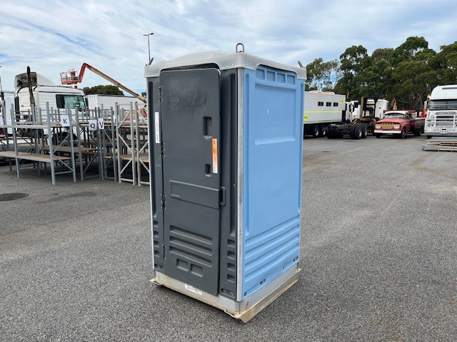 <p>Freshwater portable toilet</p>