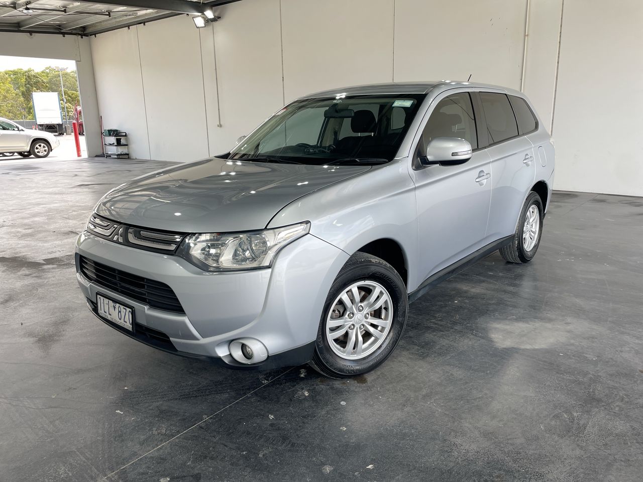 2013 Mitsubishi Outlander LS 4WD ZJ CVT 7 Seats Wagon Auction (0001 ...