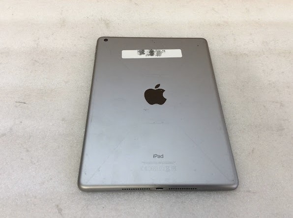 Apple iPad 5 (A1822) Tablet 32GB