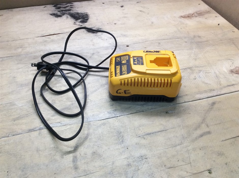 DeWalt Dc9310 Fast Battery Charger