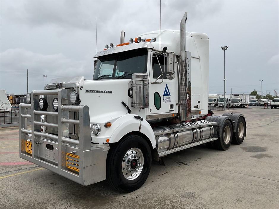 <p>2018 Western Star Constellation 4864FXB 6 x 4 Prime Mover Truck</p>