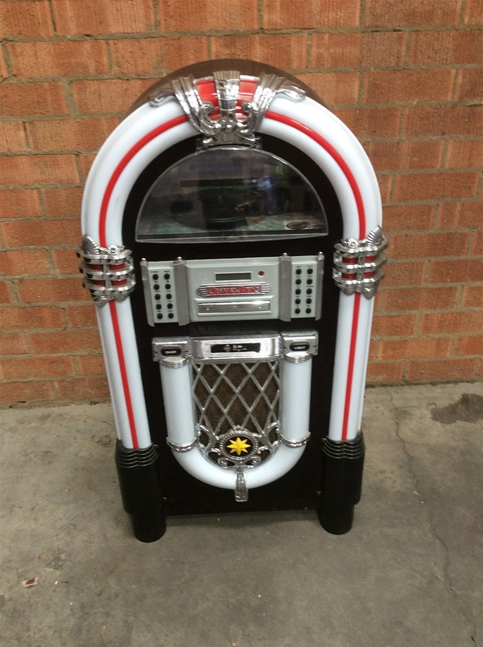 Signify Jukebox With Turntable Music Player