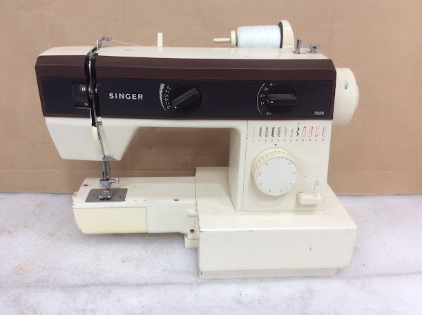 Singer 5528 Sewing Machine Auction (0014-2578112) | Grays Australia
