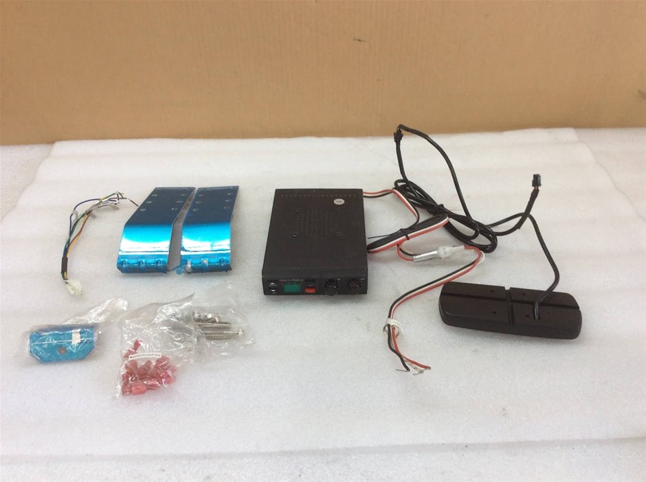 Realistic TRC-430 40-Channel Citizens Band Transceiver With Accessories