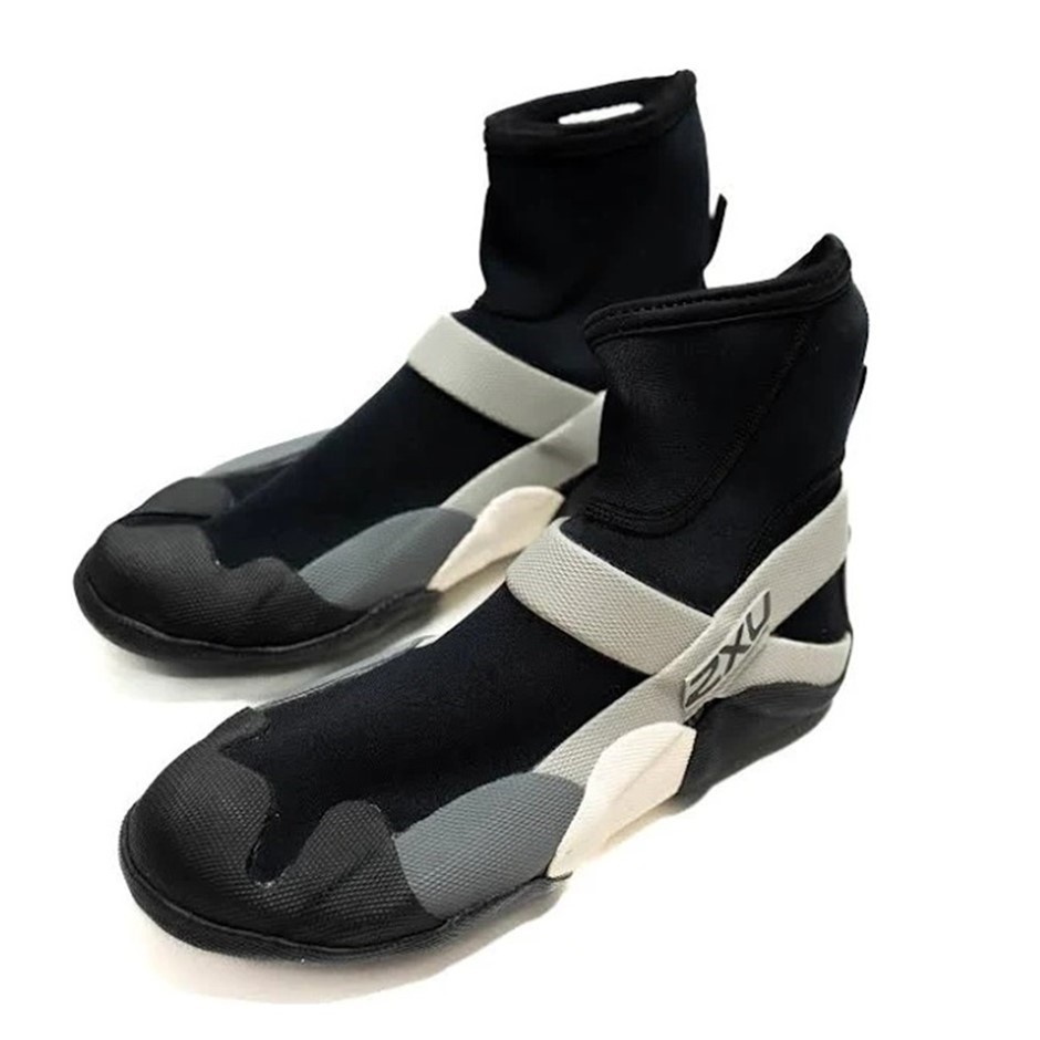 2XU Unisex Propel Neoprene Ankle Cut Swim Booties. Size [US 7/ AU 6], Black