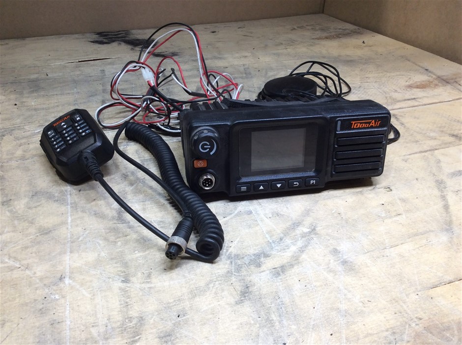 Two-Way Radio With Handheld Microphones - VIC