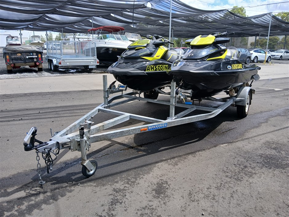 1 X 2013 Rxt260 RS & 1 X 2013 Rxp260 RS JET Skis ON Tandem Trailer