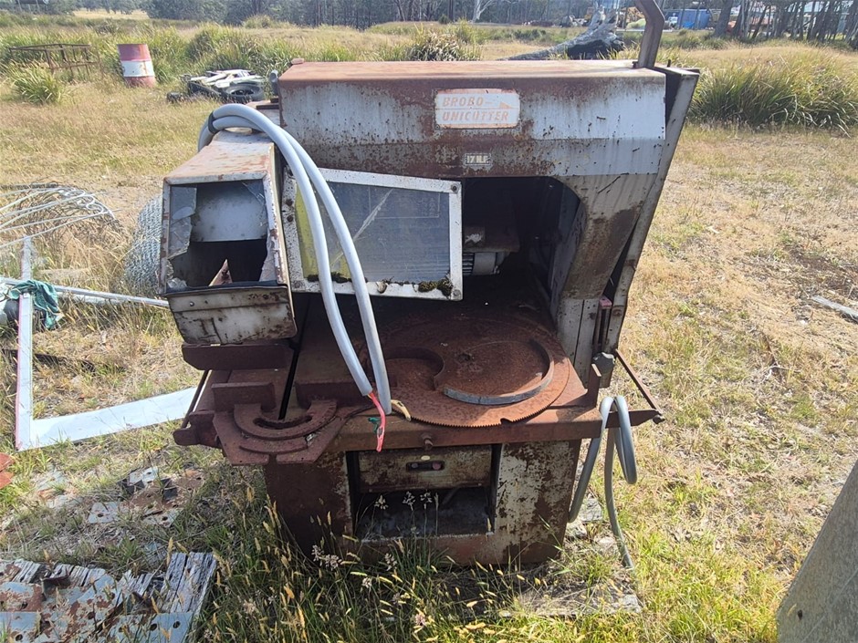 Brobo Unicutter 3 Phase Brobo Saw with Rollers Auction (0045-3036349 ...