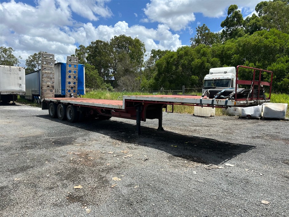 1998 Maxi-Cube Triaxle Drop Deck trailer (Ramps)