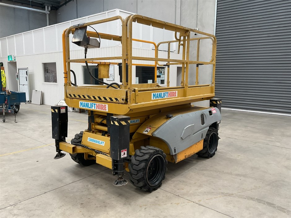 <p>2008 Haulotte 10DX Compact Scissor Lift</p>