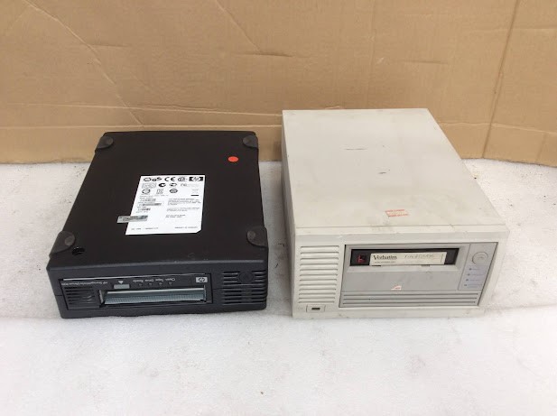 HP StorageWorks Ultrium 920&HP C7401-67301 External Tape Drive (Lot of 2)