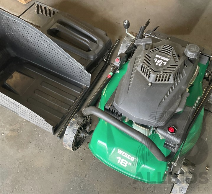 WESCO 161CC 4 Stroke 18 Inch Petrol Lawn Mower With Catcher. NB: Has been u