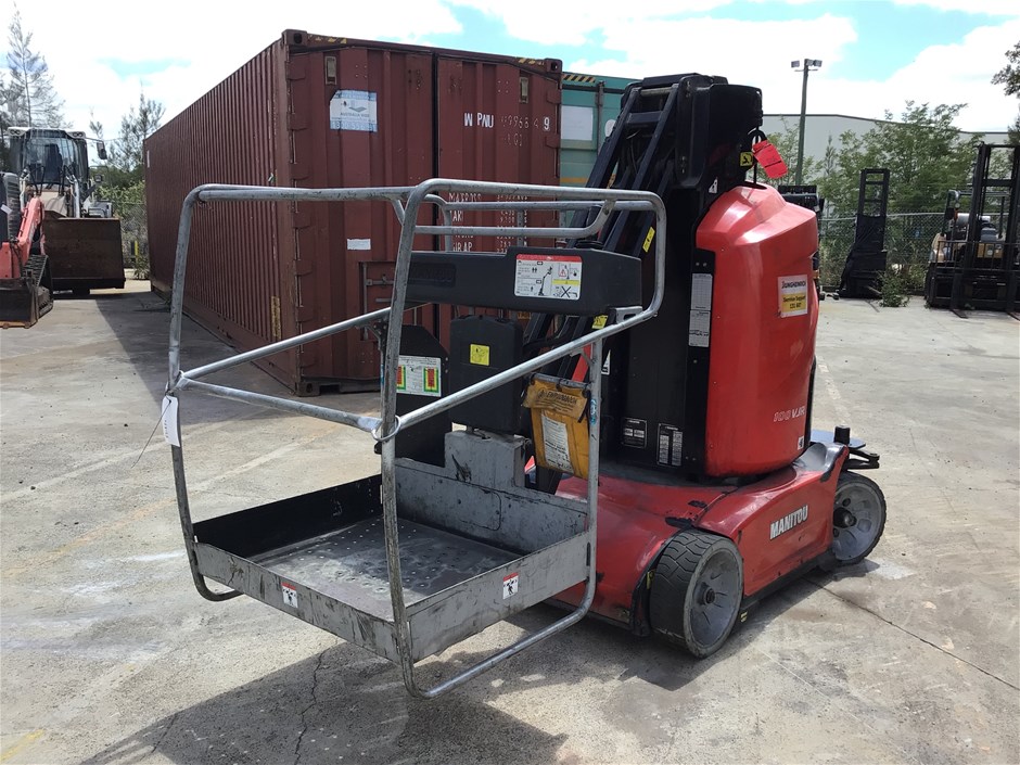 2015 Manitou 100 VJR Vertical Man Lift