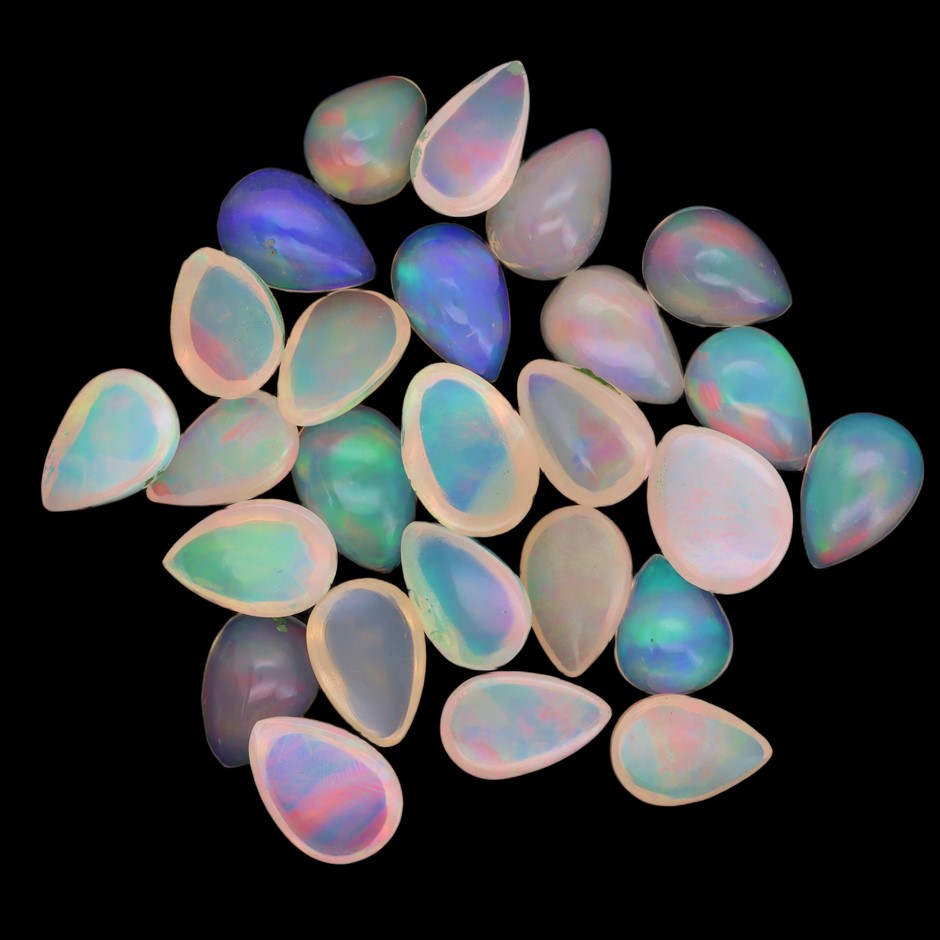 7.01 Carats White Color-Play Opal