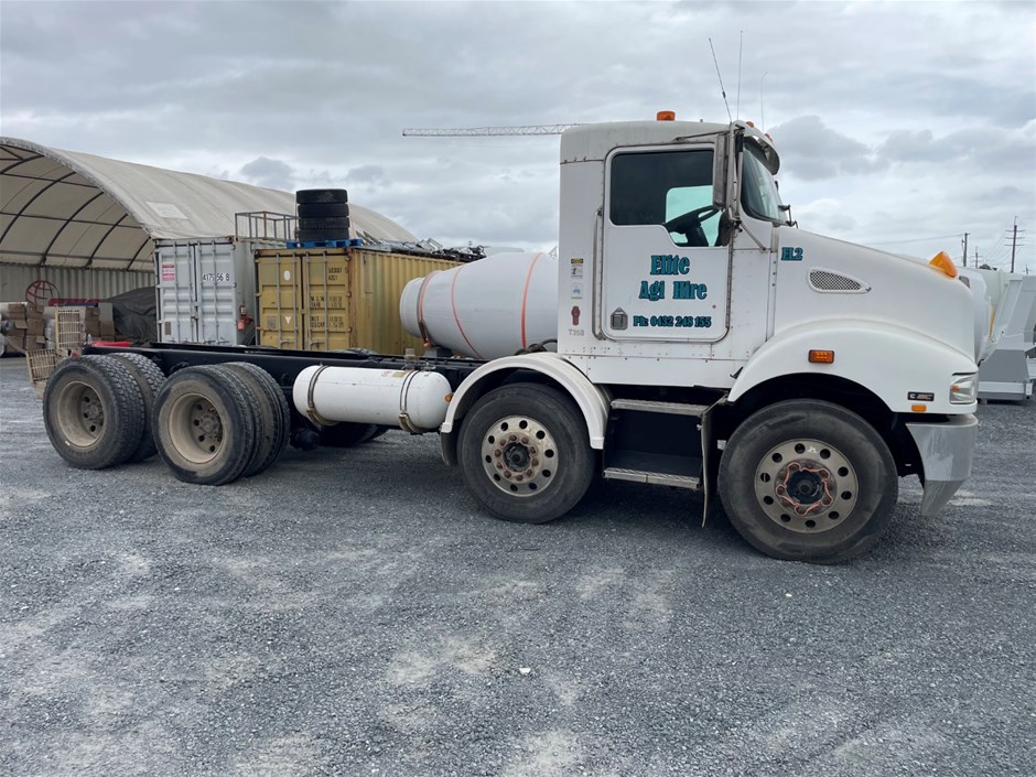 2008 Kenworth T356 8 x 4 Cab Chassis Truck
