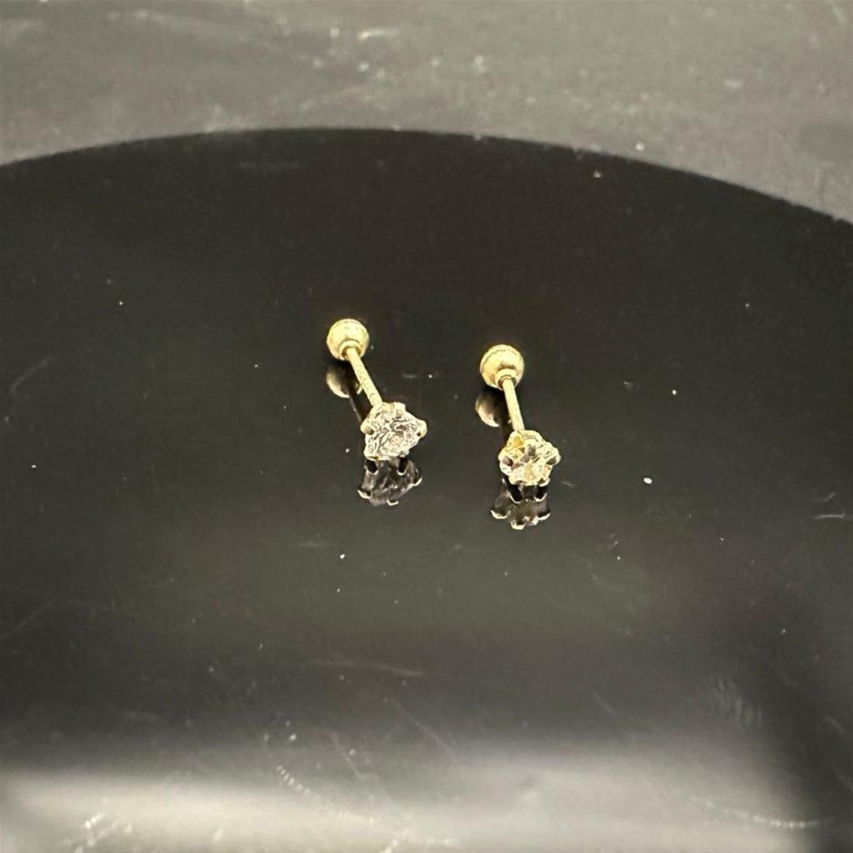 Last Piece - Minimalist Crystal Stud Earrings in Gold