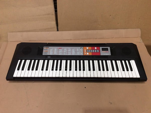 Yamaha PSR-F50 Portable Electronic Keyboard