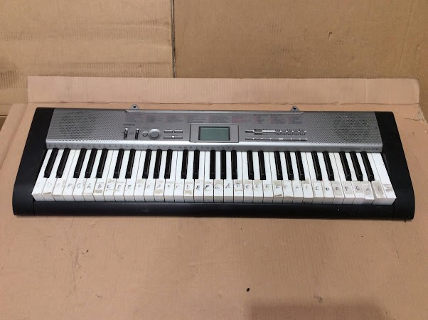 Casio LK-120 Electronic Keyboard