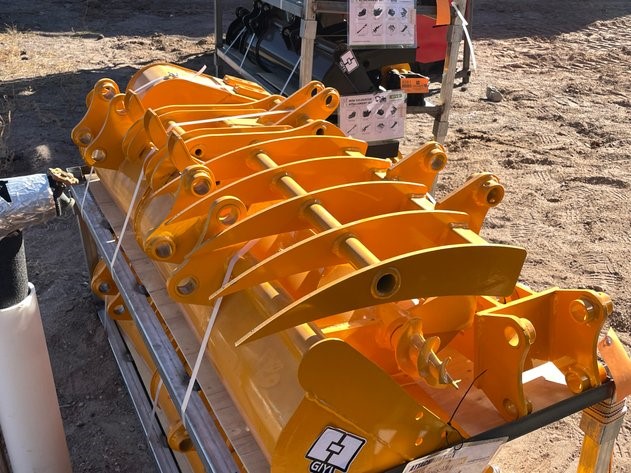 Unused 2026 GIYI QTY (8) CAT 301 Excavator Attachment