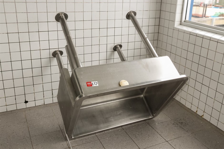 Seafood Wash Tub Fitted to Stand