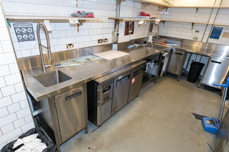 Preperation Bench With Sink (Commercial)