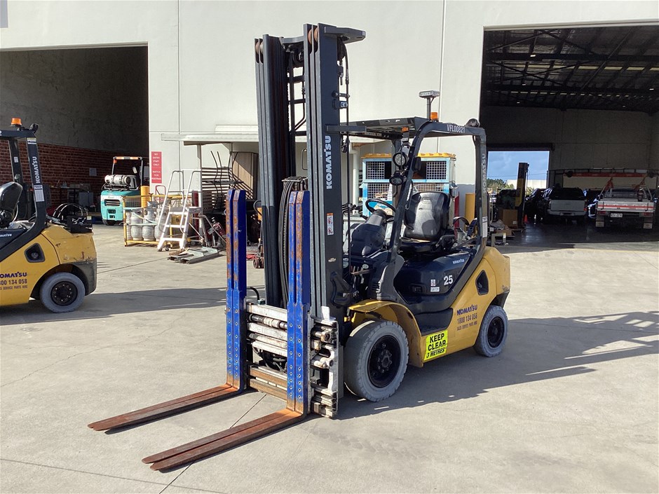 <p>Komatsu  FG25HT-17 Counterbalance Forklift</p>