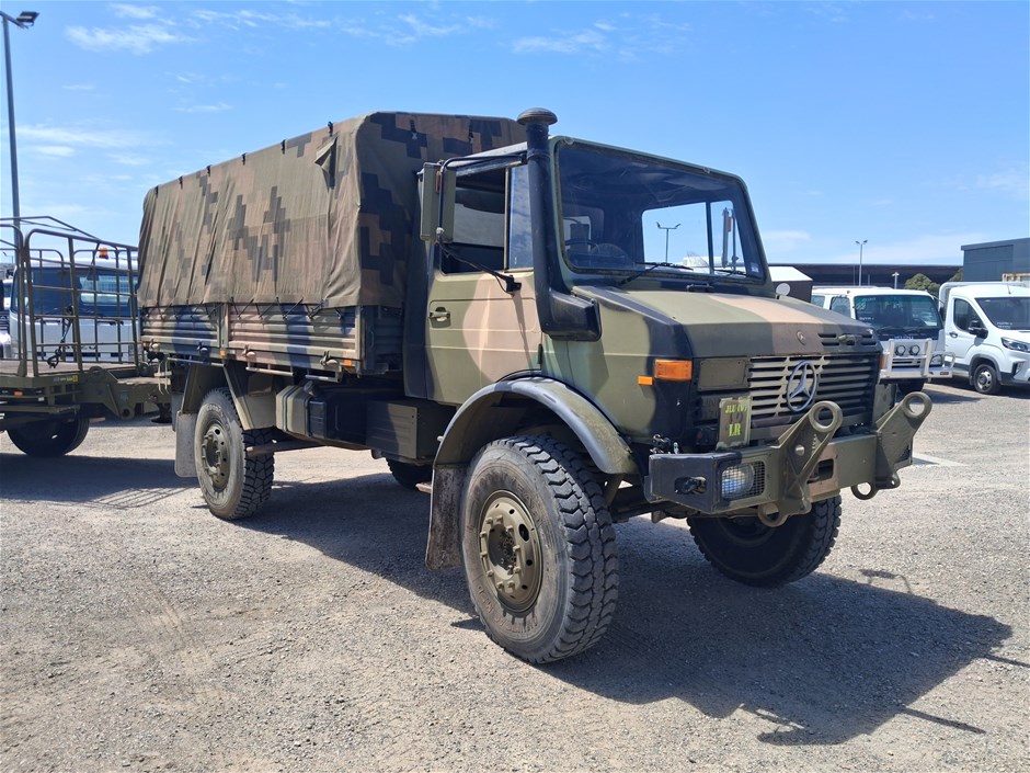 No Reserve 1985 Mercedes Benz Truck & 2003 Haulmark Trailer