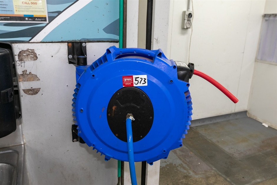 Retractable Wall Mount Hose Reel