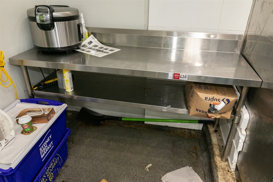 Preparation Bench Free Standing