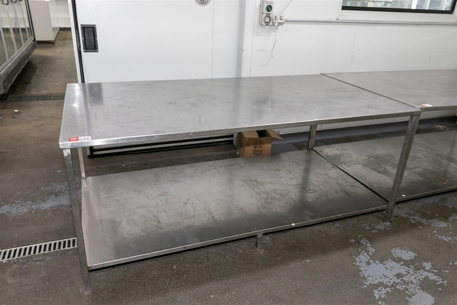 Preparation Bench Free Standing