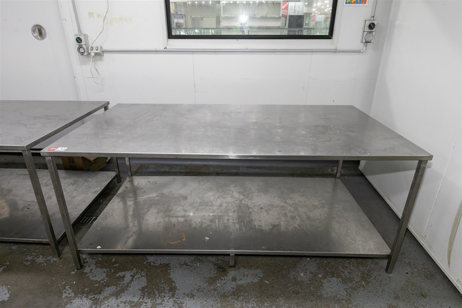 Preparation Bench Free Standing