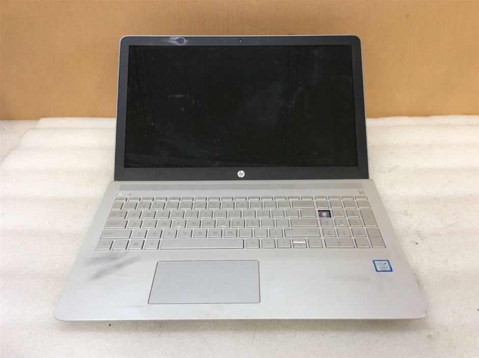 HP PAVILION 83F8 Laptop i5 8250U 8GBRAM 500GB