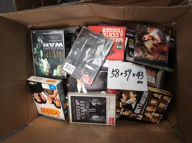 Mix Type DVDs/CDs with box dimensions are 58x39x43 cm