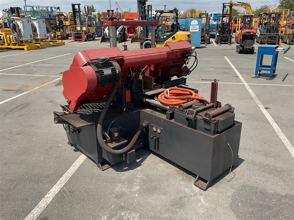 <p>Waytrain WH-300HA Bandsaw</p>