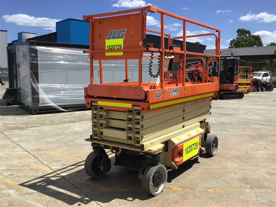<p>2016 JLG 3246ES Scissor Lift</p>
