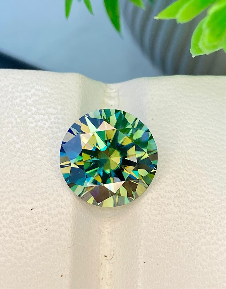 6.30 CT Sparkling Moissanite