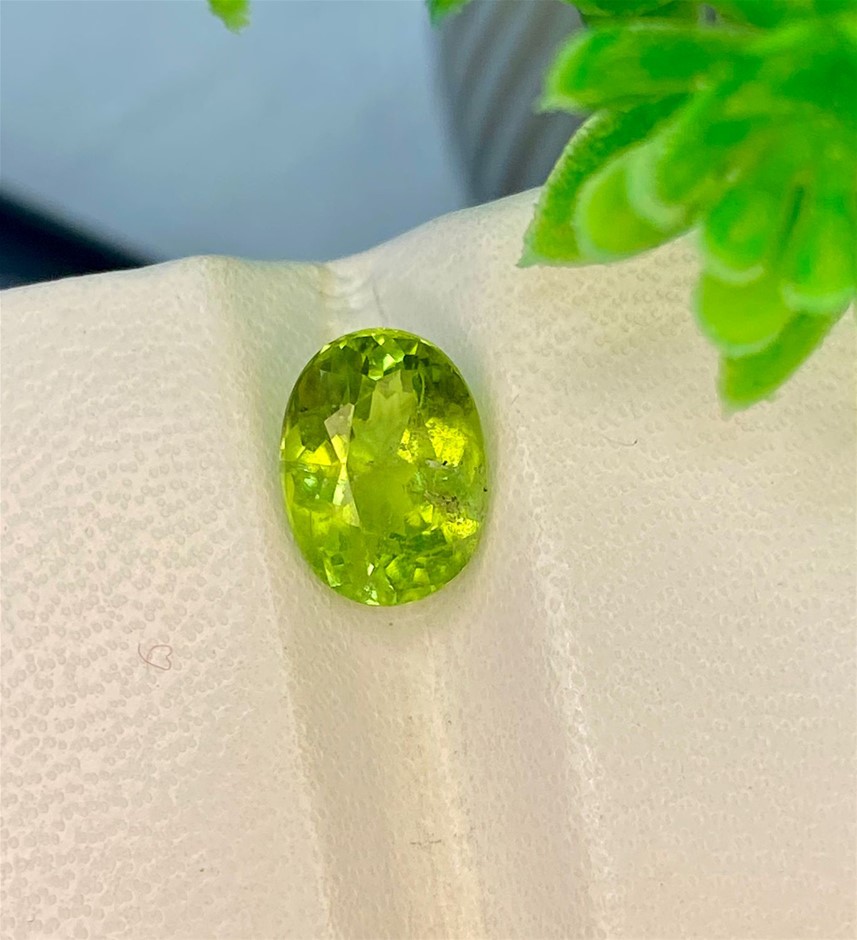 2.40 Carats Natural Peridot