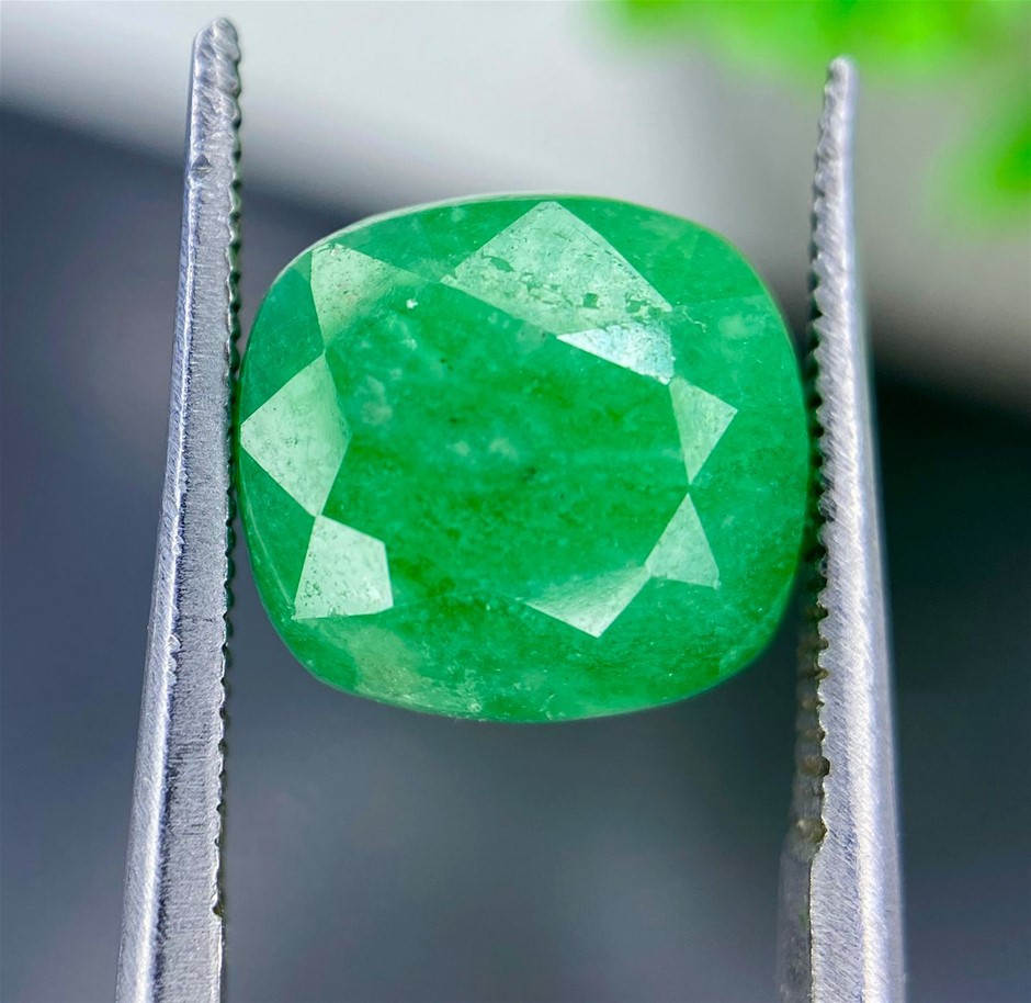 4.30 CT Quality Natural Green Emerald