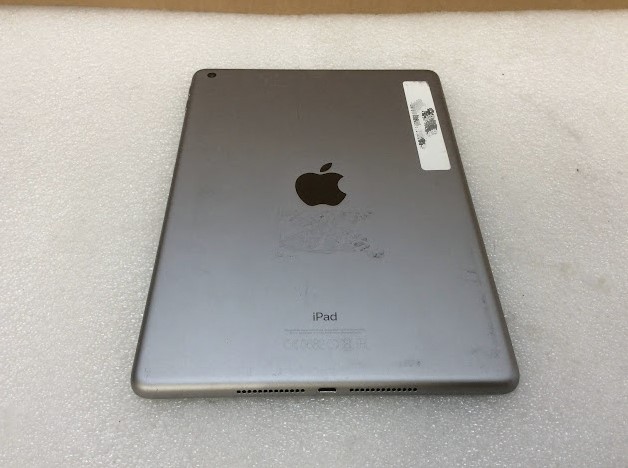 APPLE iPad 5 TABLET A1822 32GB