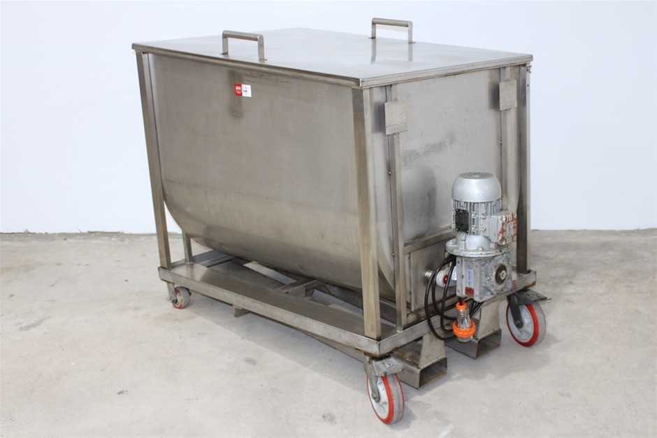 800L Stainless Steel Mobile Feed Hopper w Internal Ribbon