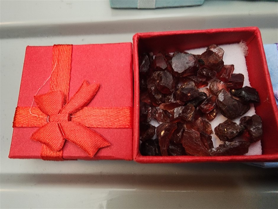 Red Natural Raw Earth Mined Garnets from Pacific Islands 50 Carat