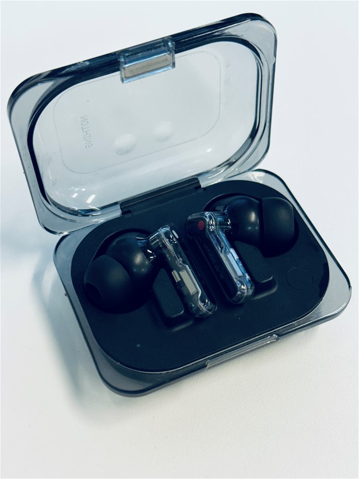 1 x NOTHNG EAR (3) Earbuds w/Charging Case