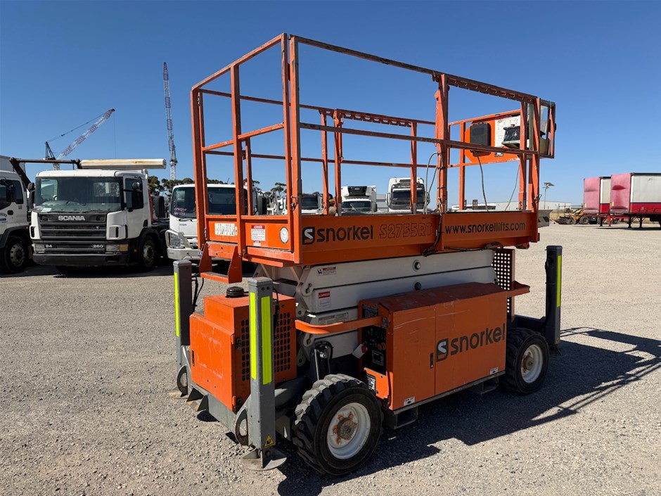 <p>2015 Snorkel S2755RT Scissor Lift</p>