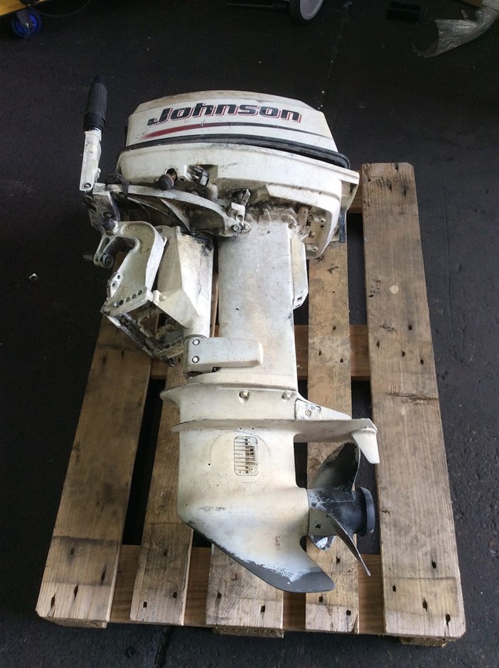 Johnson 25 Outboard Boat Motor Engine