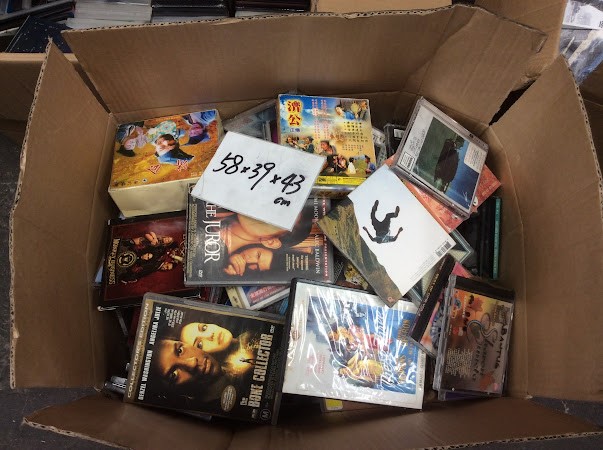 Mix Type DVDs/CDs with box dimensions are 58x39x43 cm