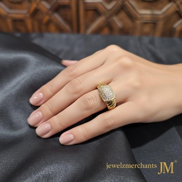 22K/Italy Yellow Gold Filled Ring -(stamped 22K/Italy)6 US