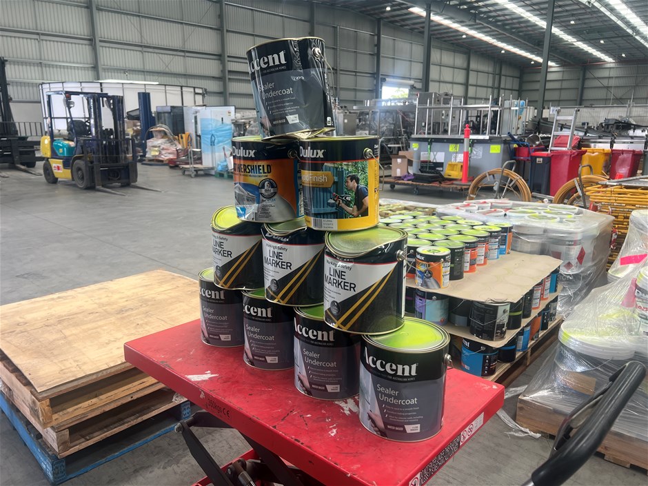 <p>Assorted 4Lt Tins of Paint</p>
