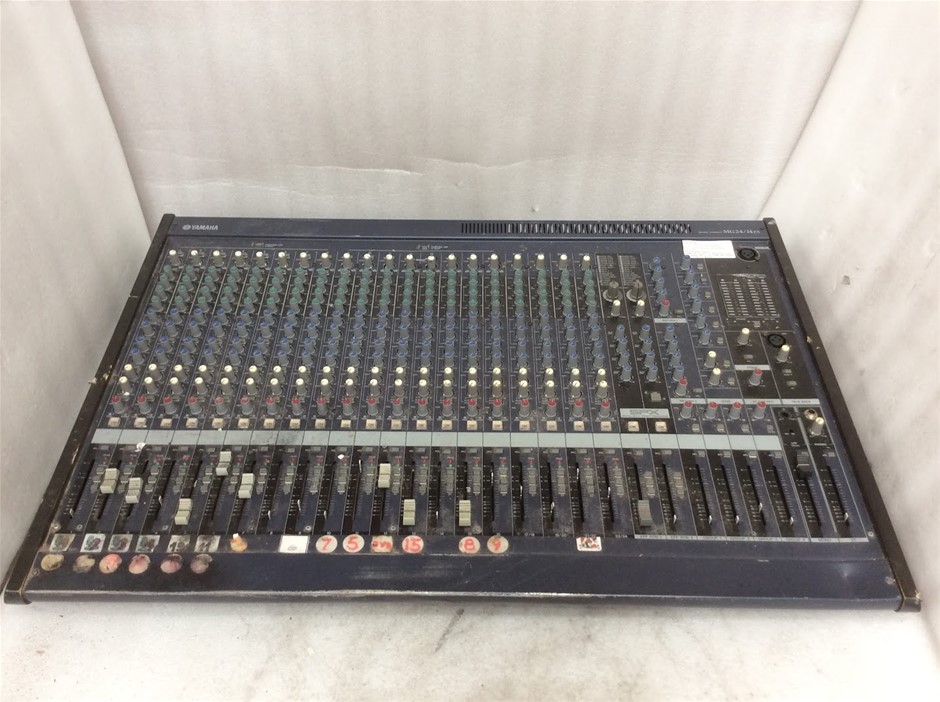 Yamaha MG24/14FX Professional Audio Mixing Console